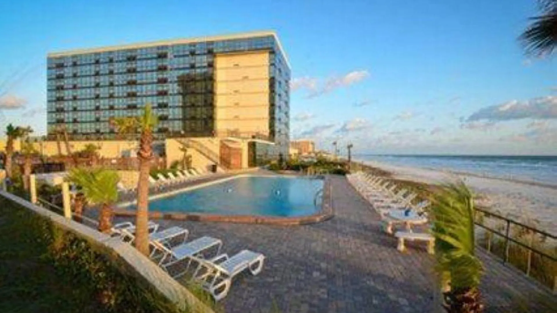 Apartment Fabulous Oceanfront Studio W/Kitchen, Tiki Bar Daytona Beach