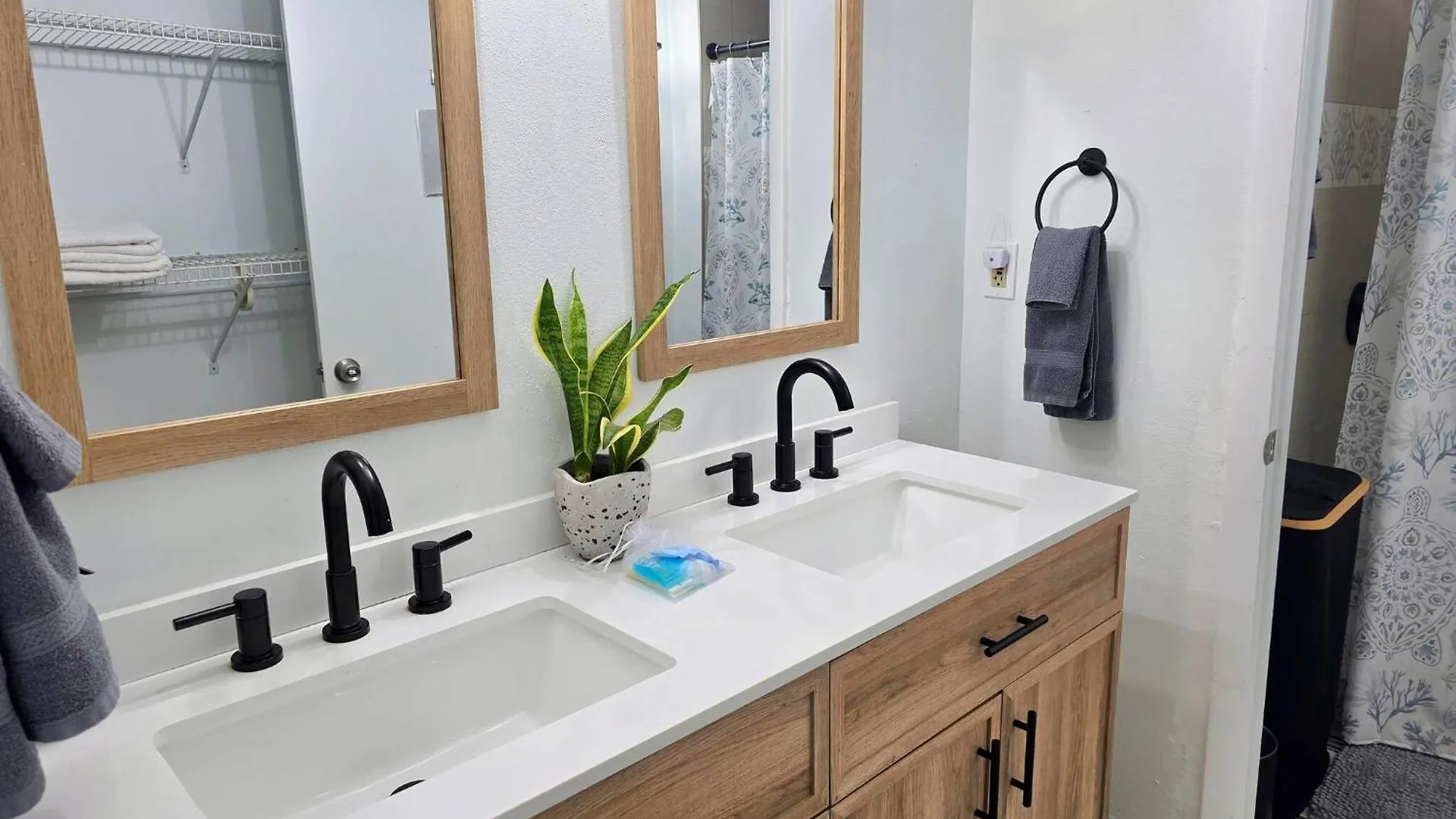 Fabulous Oceanfront Studio W/Kitchen, Tiki Bar 代托纳海滩 公寓